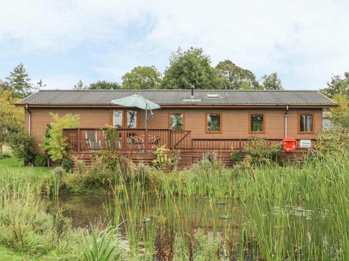 Bulmer Farm Lodge Malton Exterior photo